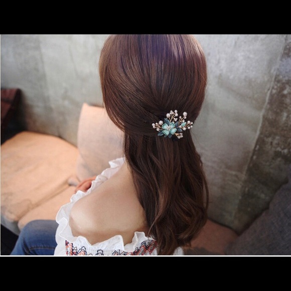 🔥🌟HOST PICK 🌟🔥 Peacock Hair Accessory - Picture 7 of 7